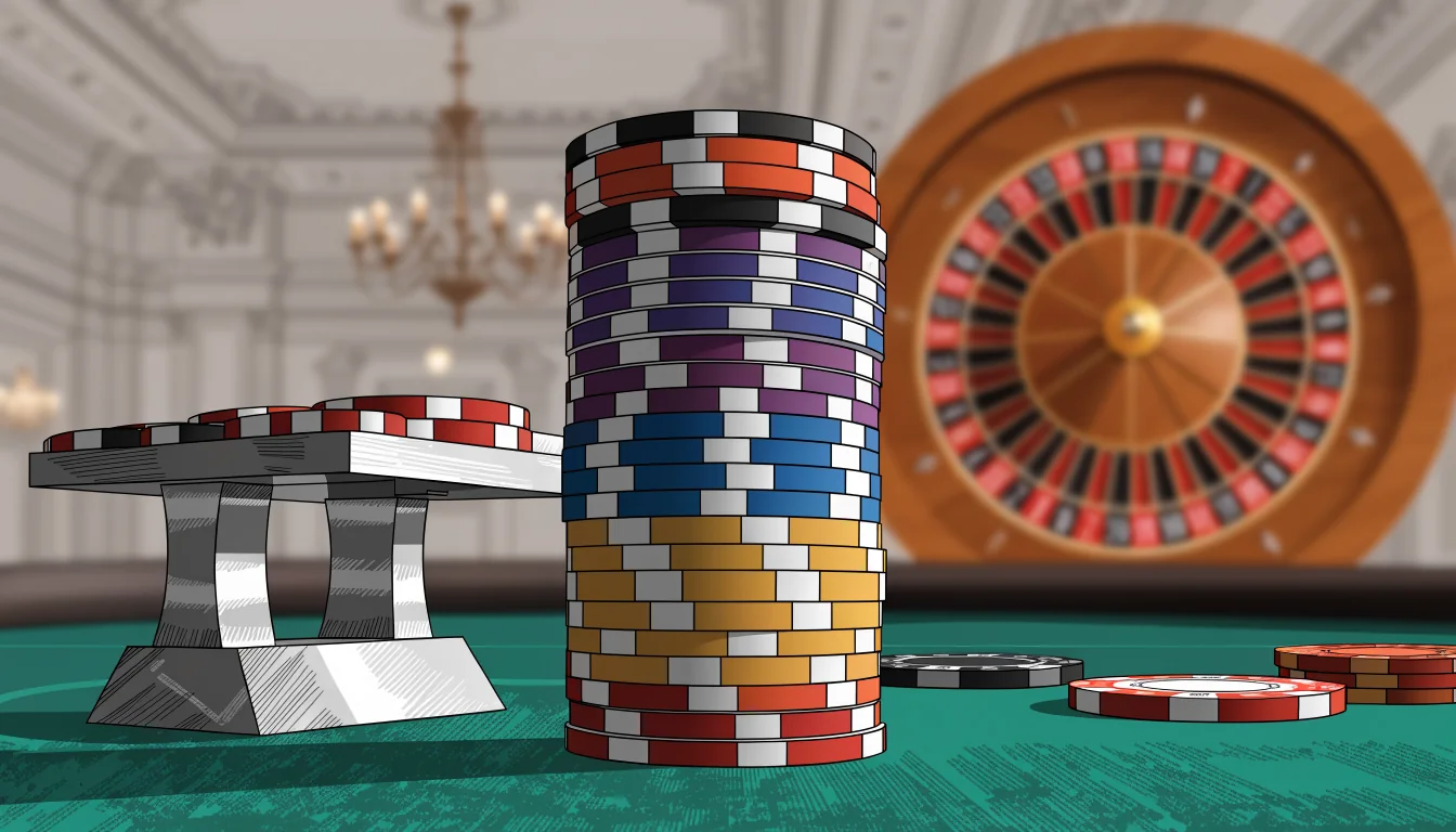 Stapel bunter Casino-Chips auf grünem Filztisch vor unscharfem Roulette-Rad